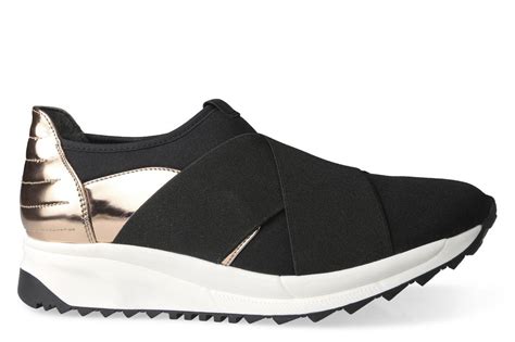 flatforms sneakers slip on.